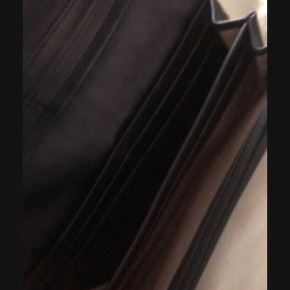 Burberry wallet - Picture 1 of 3